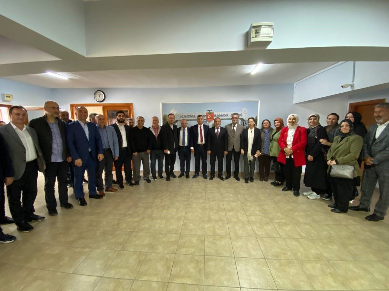 AK Parti’li vekil adayları Atik ve Alagöz, Kartal’da sanayi esnafını ziyaret etti