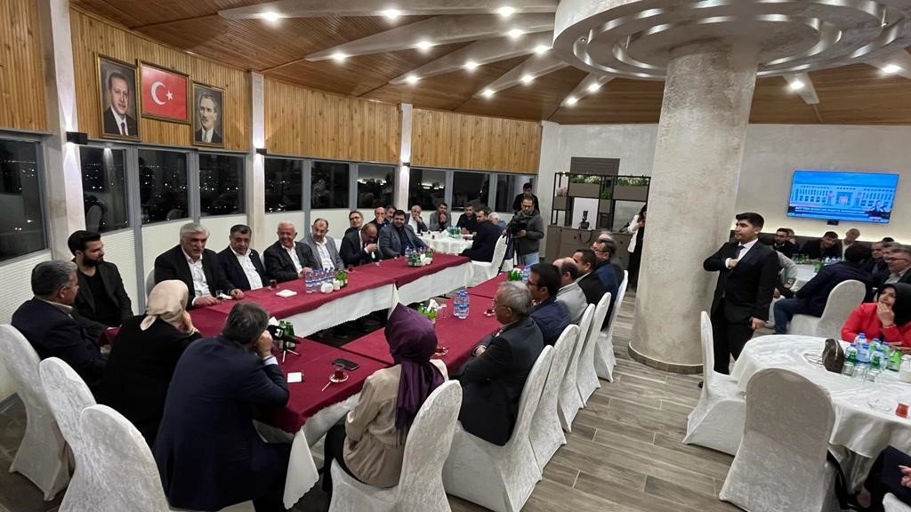 Ayşe Böhürler, iş adamlarıyla istişarede bulundu