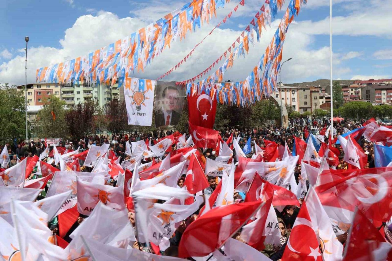 Ak Parti’den Oltu’da coşkulu miting