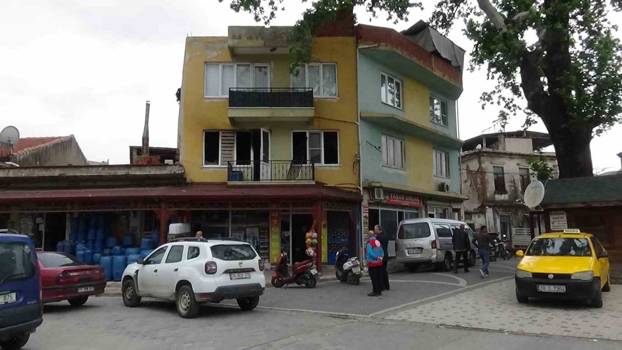 Baba yüreği...Yanan eve kızını kurtarmak için girdi, ikisi de hayatını kaybetti