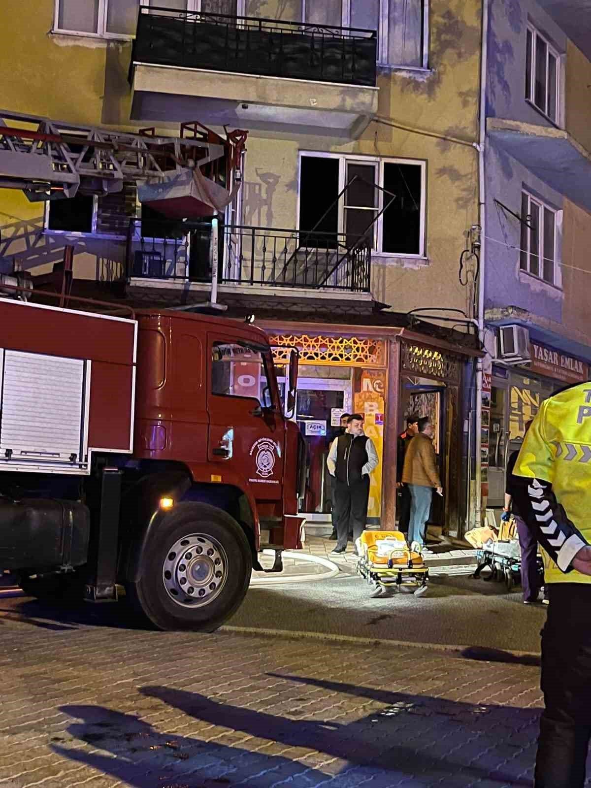 Baba yüreği...Yanan eve kızını kurtarmak için girdi, ikisi de hayatını kaybetti