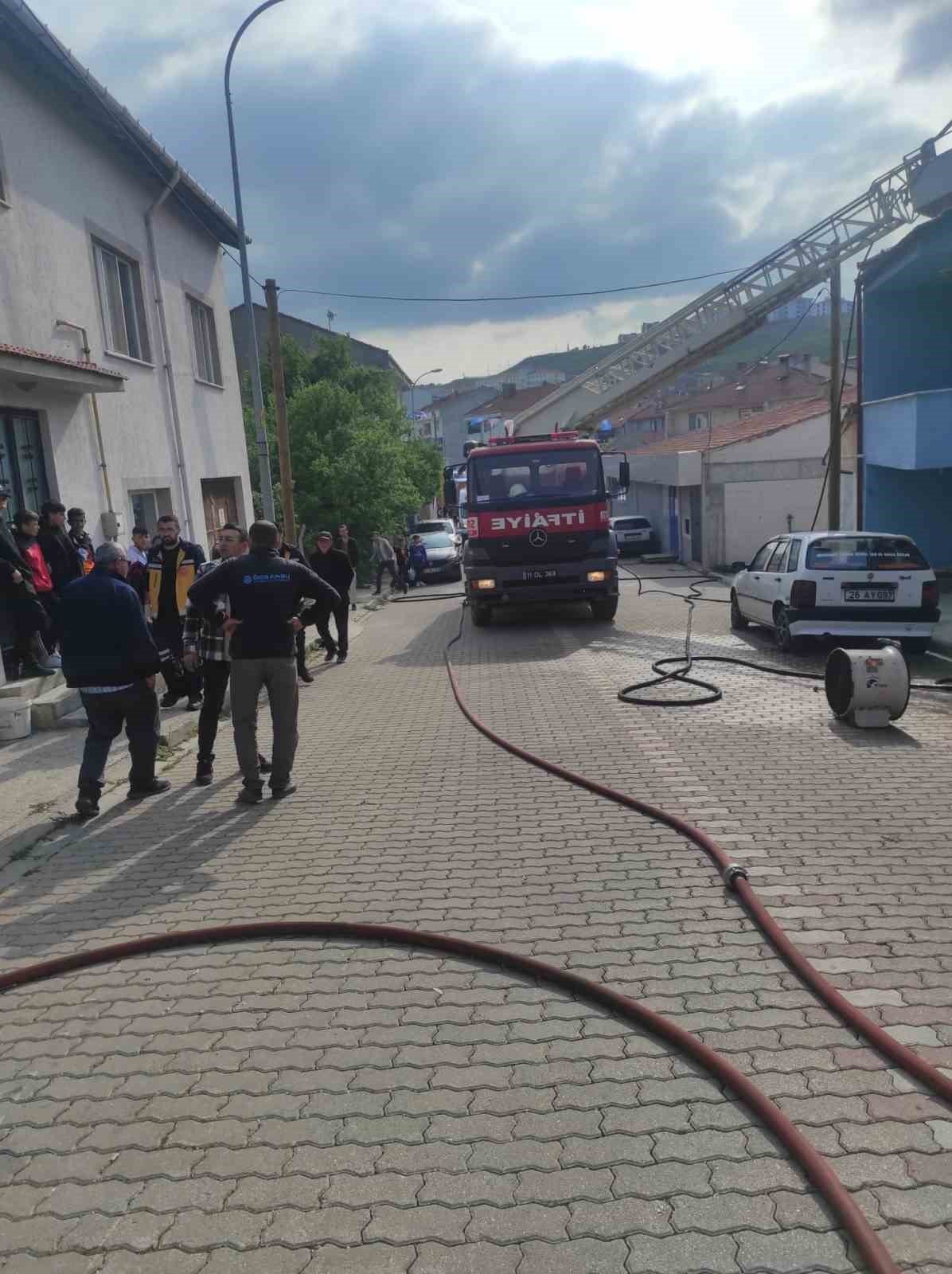 Bozüyük’te maddi hasarlı yangın