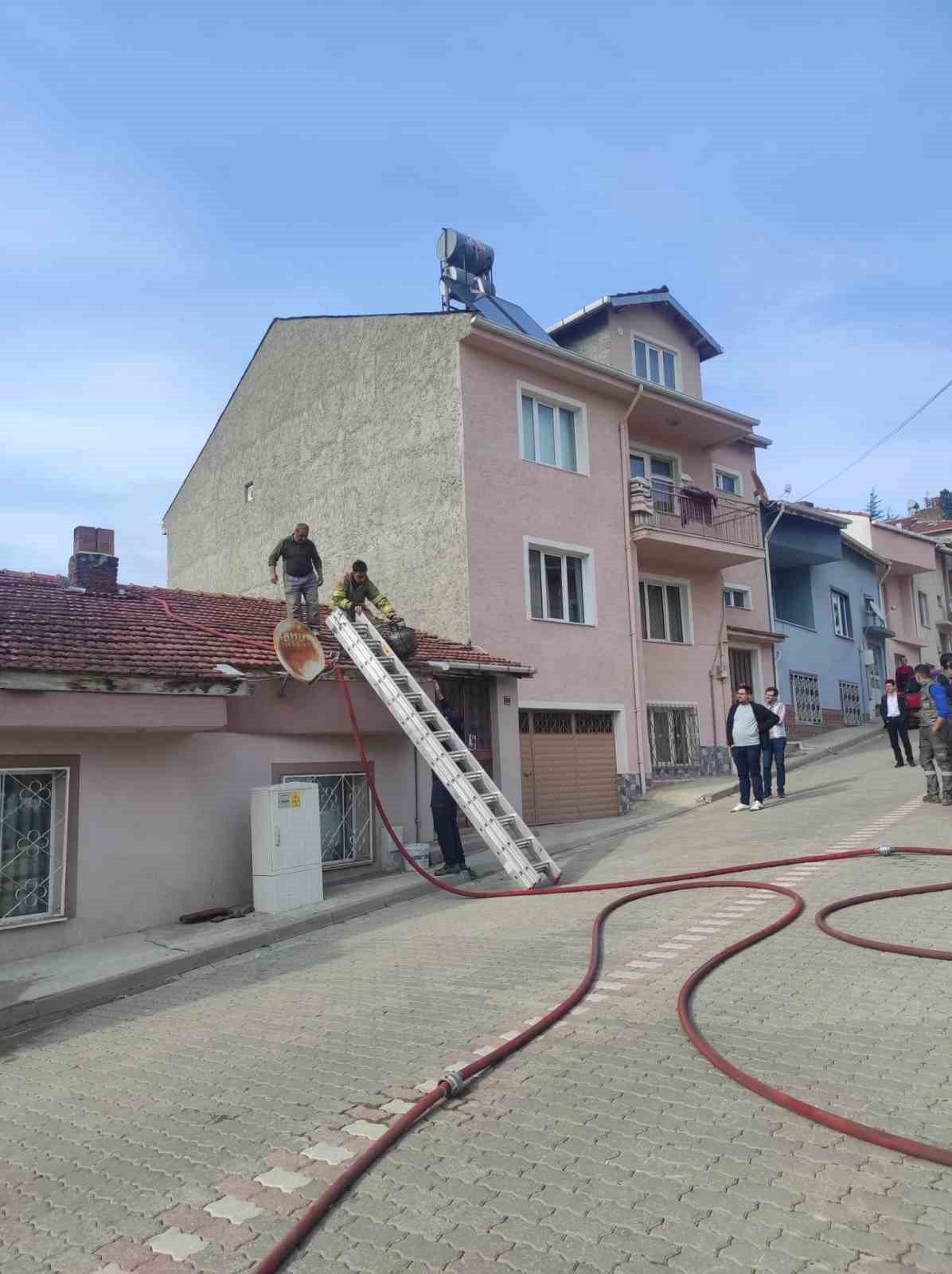 Bozüyük’te maddi hasarlı yangın