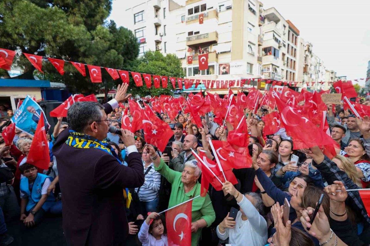 Özgür Özel, Buca’da mitinge dönüşen halk buluşmasında konuştu