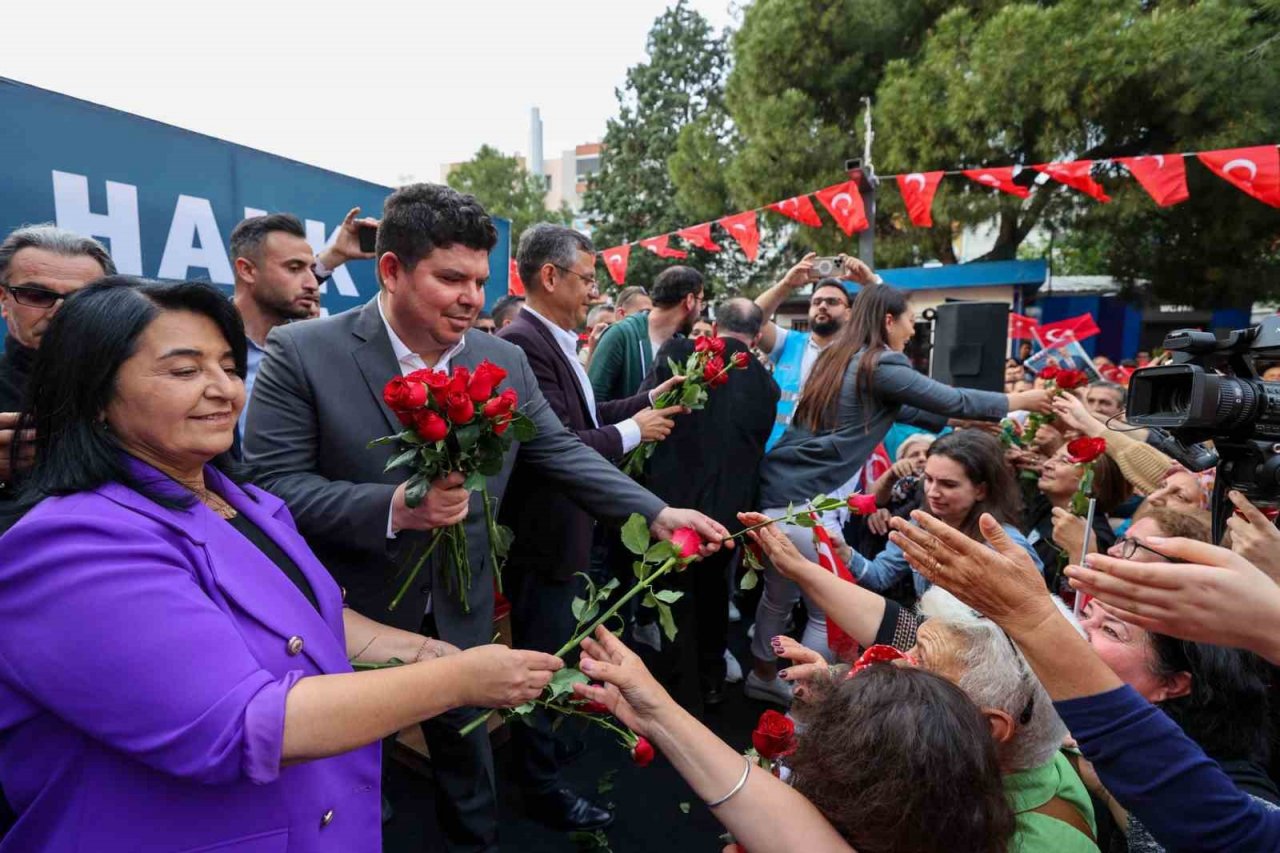 Özgür Özel, Buca’da mitinge dönüşen halk buluşmasında konuştu