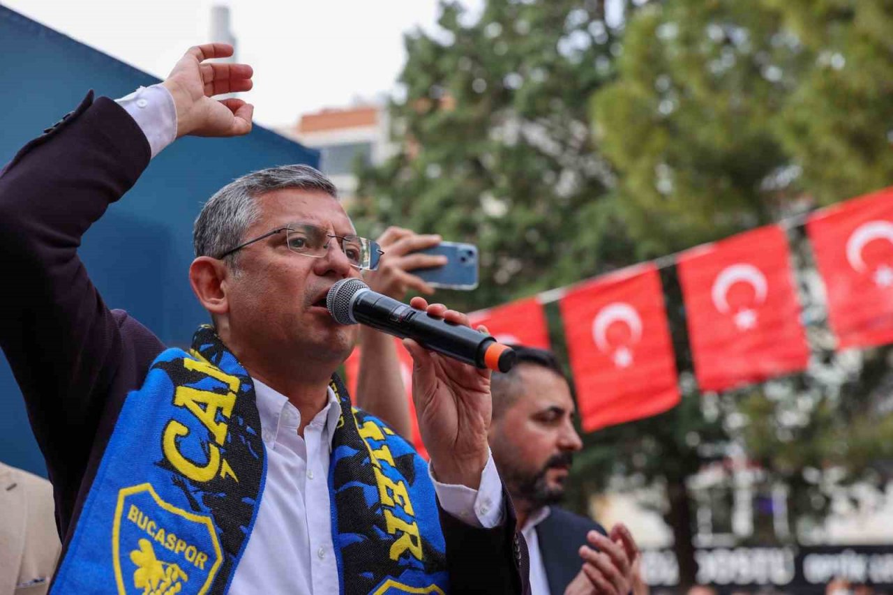 Özgür Özel, Buca’da mitinge dönüşen halk buluşmasında konuştu