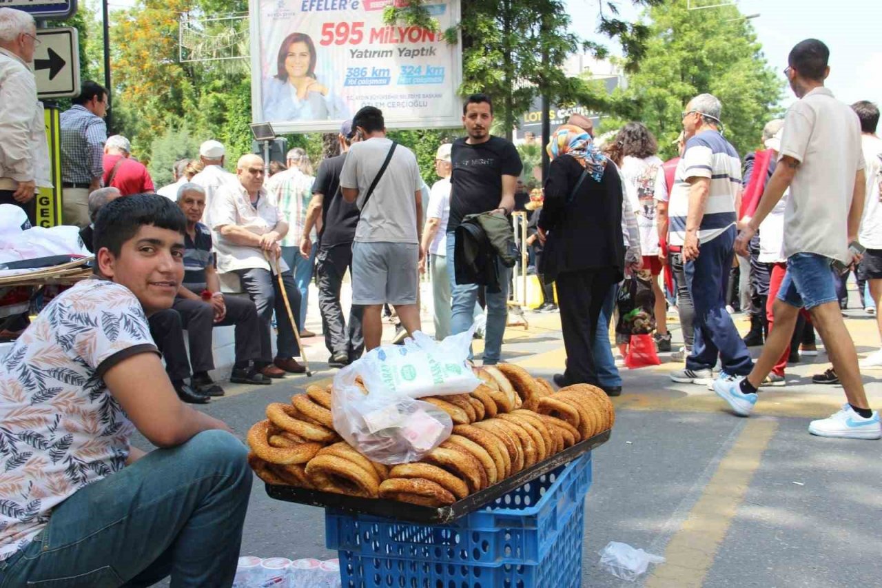 Mitingler simitçilerin yüzünü güldürdü