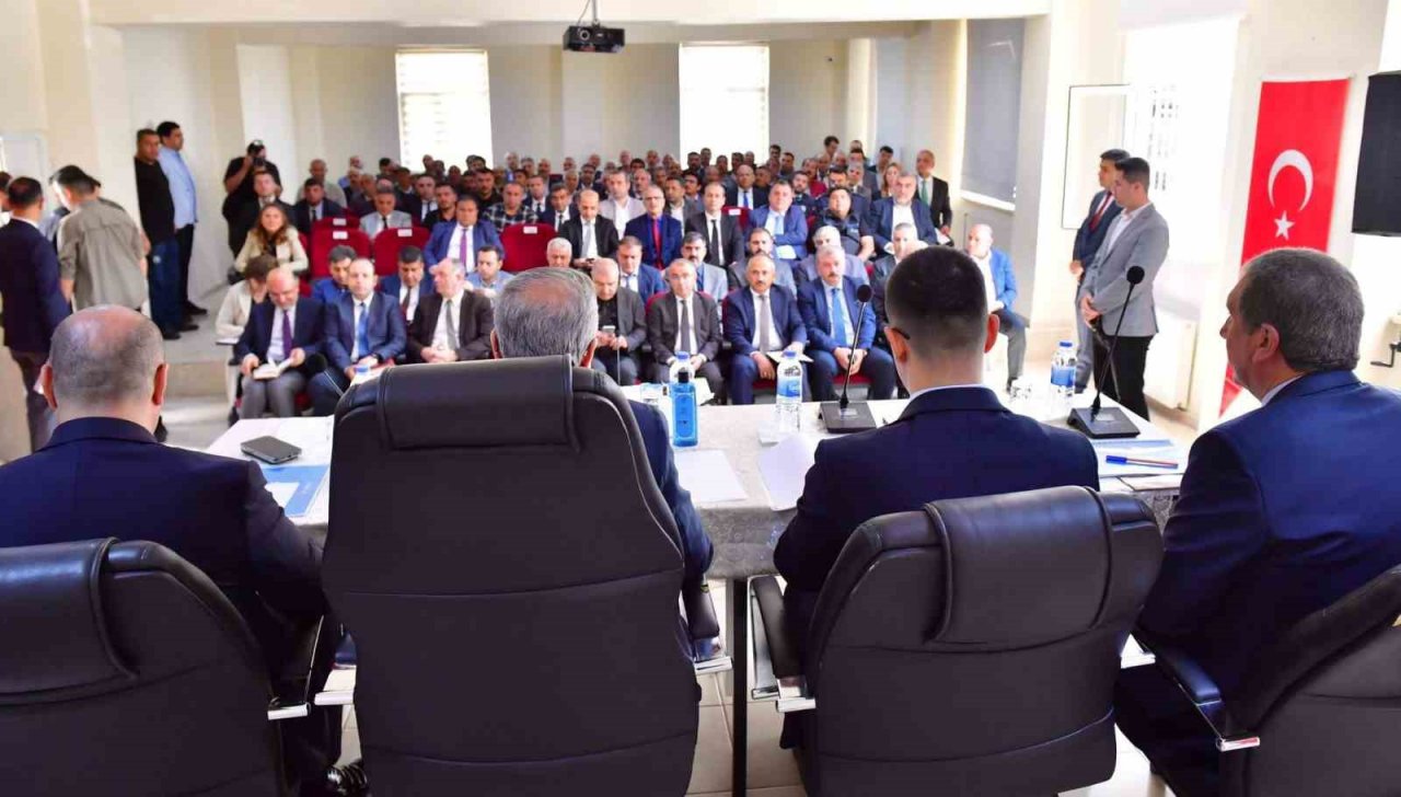 Vali Ali İhsan Su, Çüngüş ve Çermik muhtarlarıyla bir araya geldi