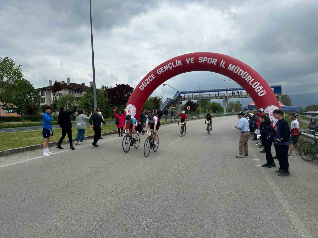 Pedallar madalya için döndü