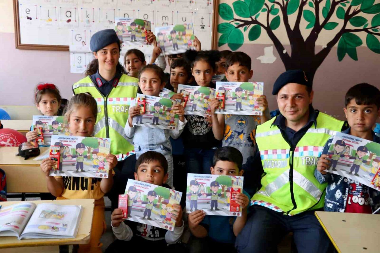 Elazığ’da öğrencilere trafik güvenliği eğitimi verildi