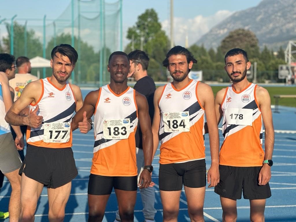 Hitit Üniversitesi öğrencileri madalyalarla döndü