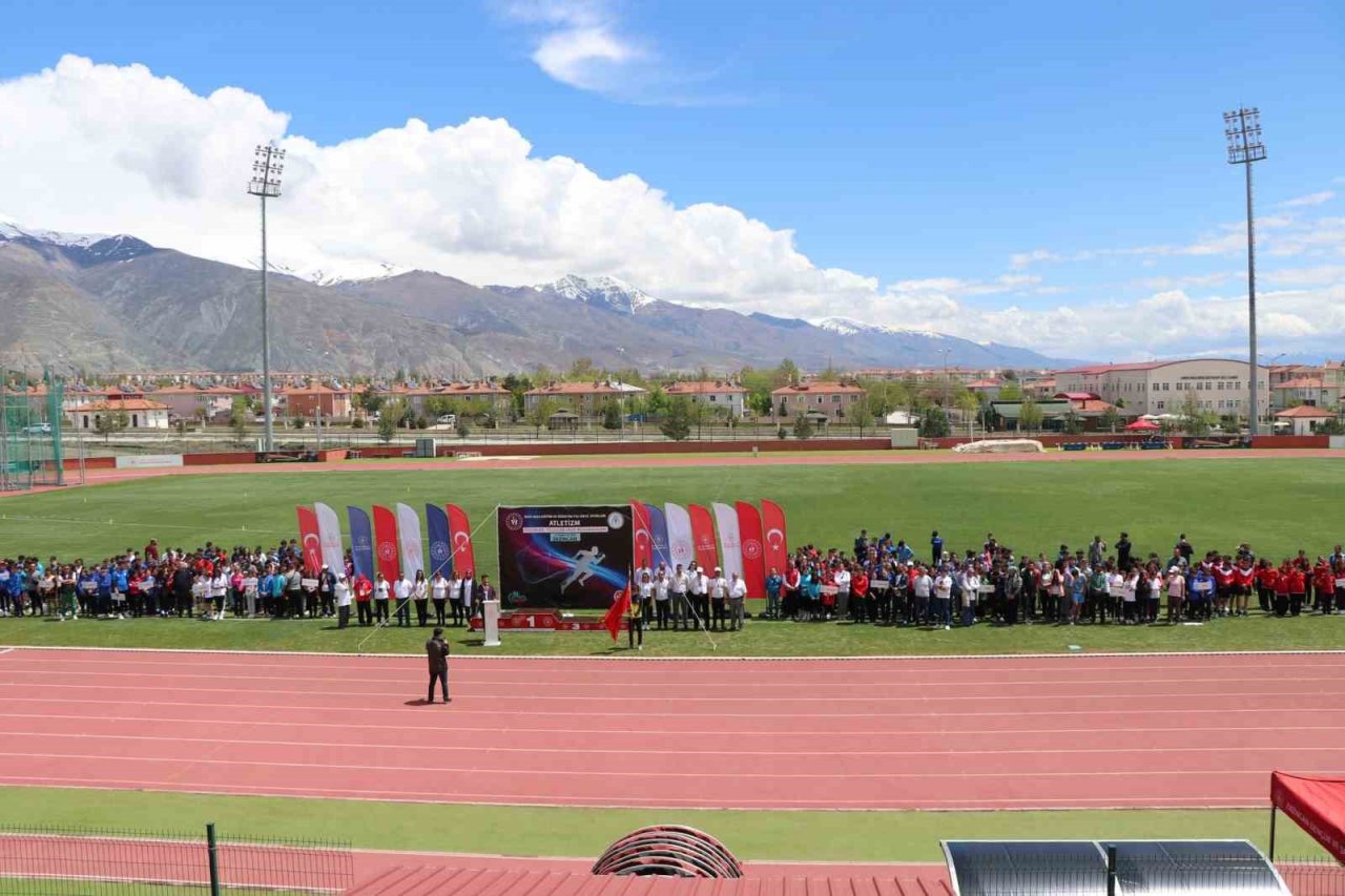 Erzincan atletizm yarışları yapıldı