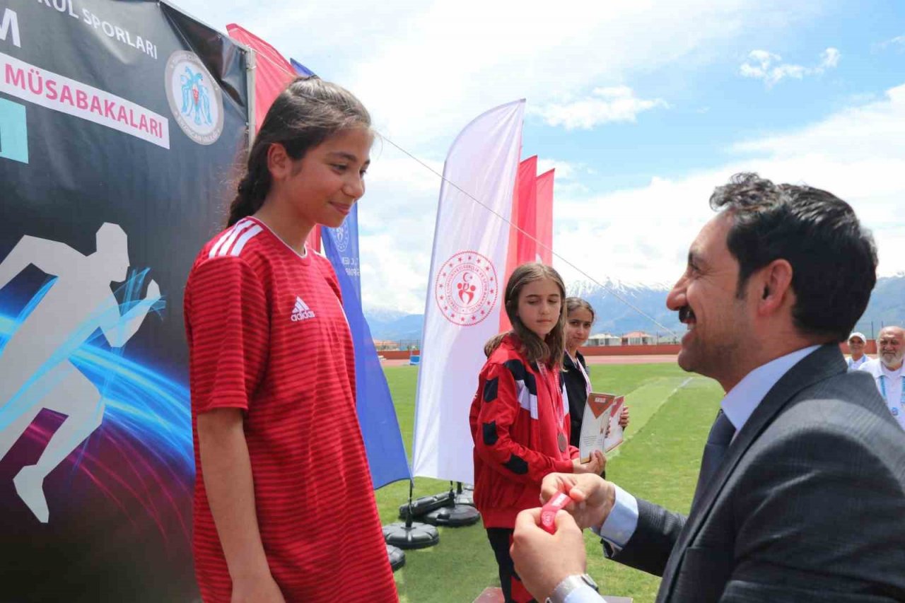 Erzincan atletizm yarışları yapıldı