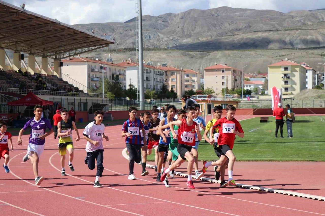 Erzincan atletizm yarışları yapıldı