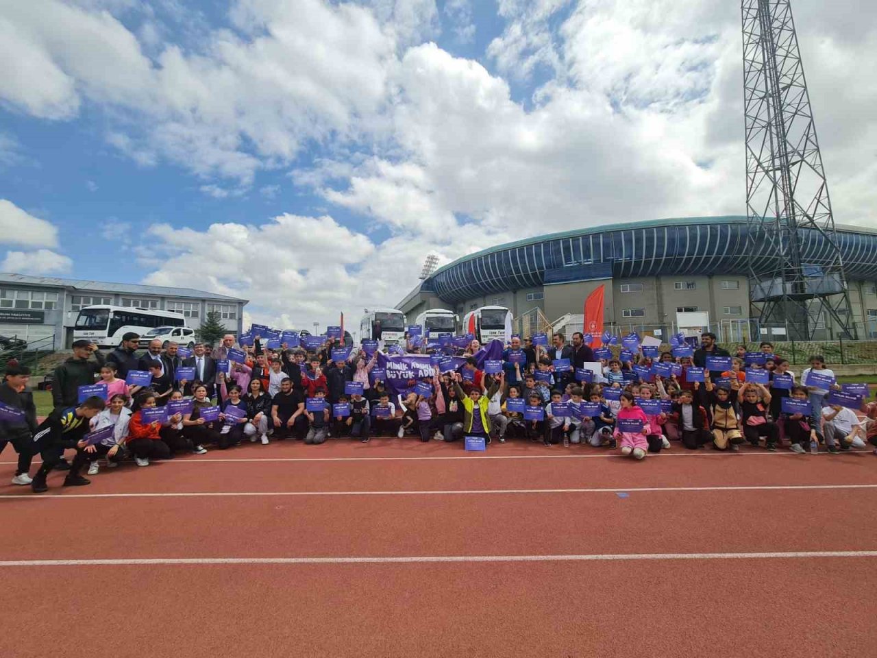 “Koş-At-Atla” ile çocuklar atletizm seviyor