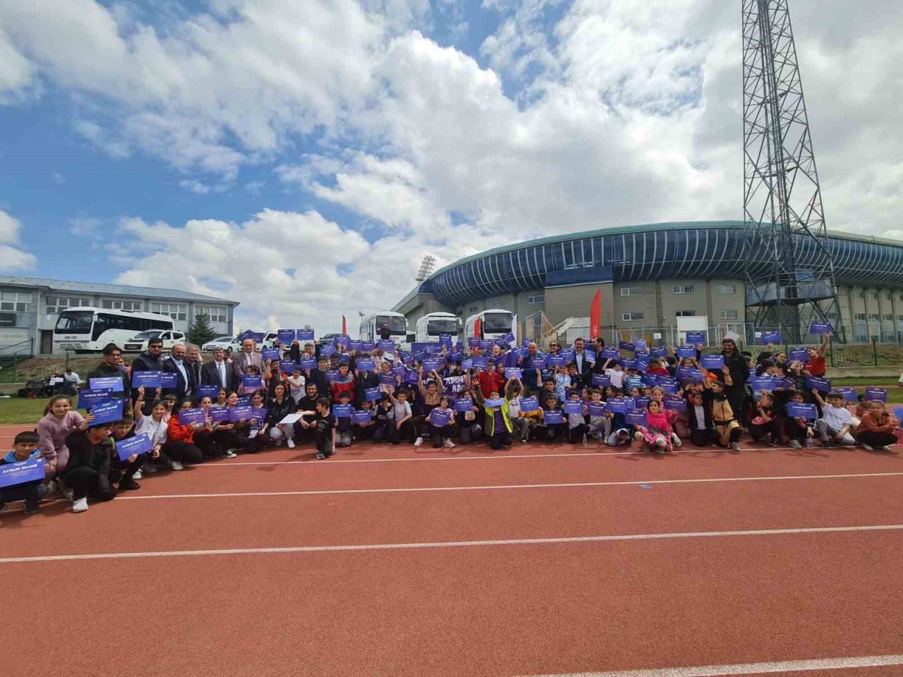 “Koş-At-Atla” ile çocuklar atletizm seviyor