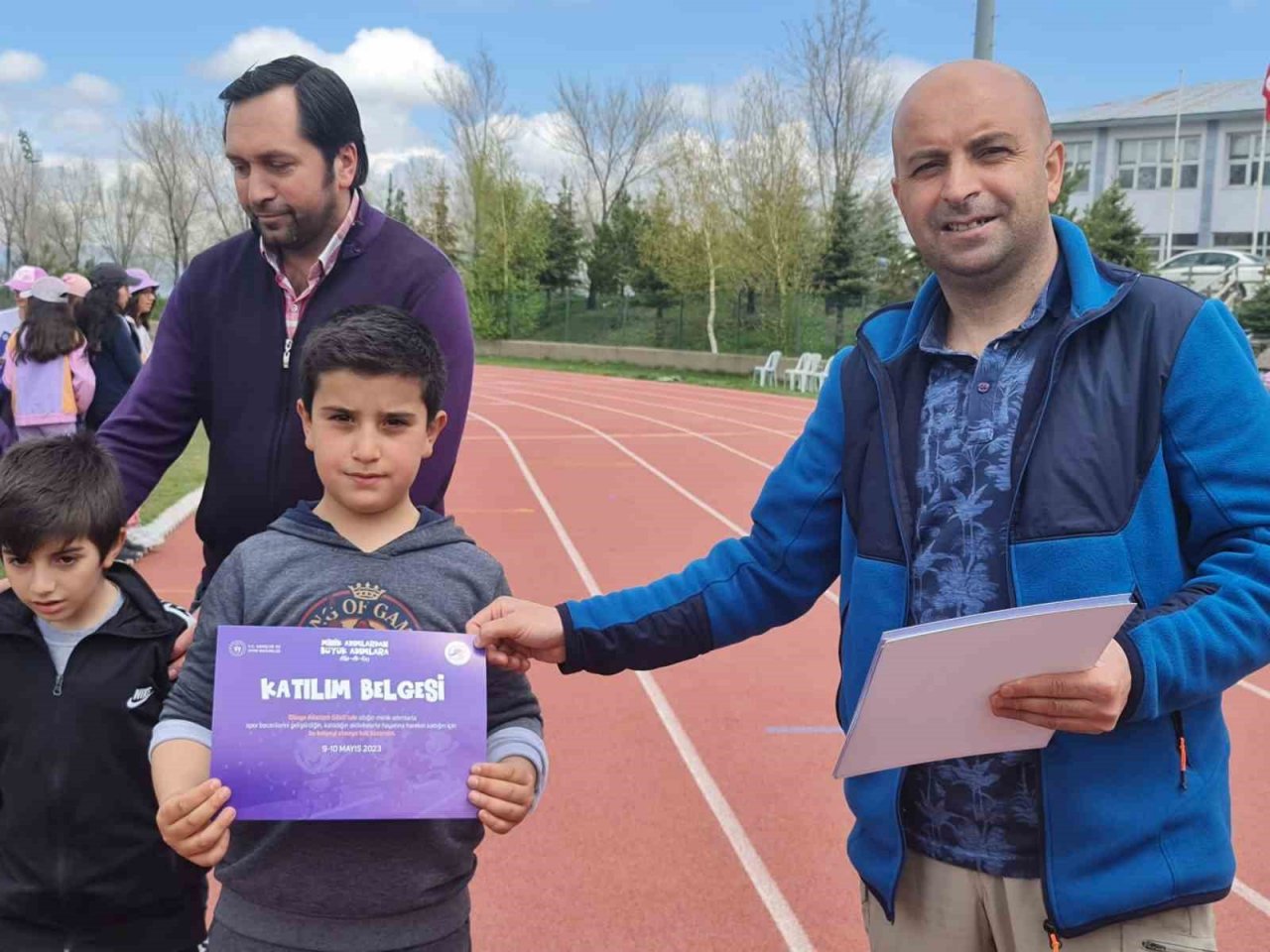 “Koş-At-Atla” ile çocuklar atletizm seviyor