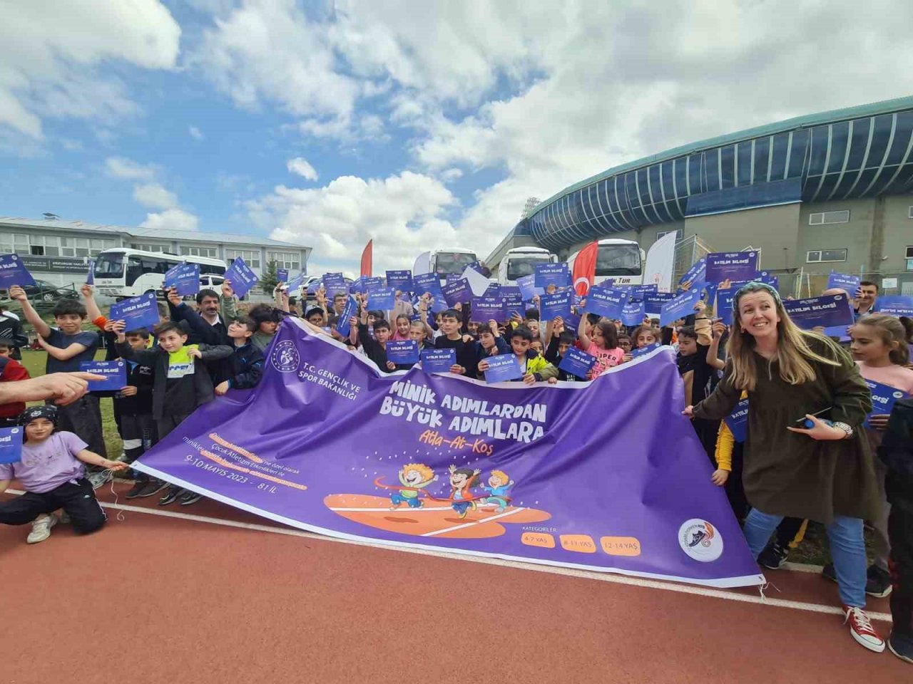 “Koş-At-Atla” ile çocuklar atletizm seviyor