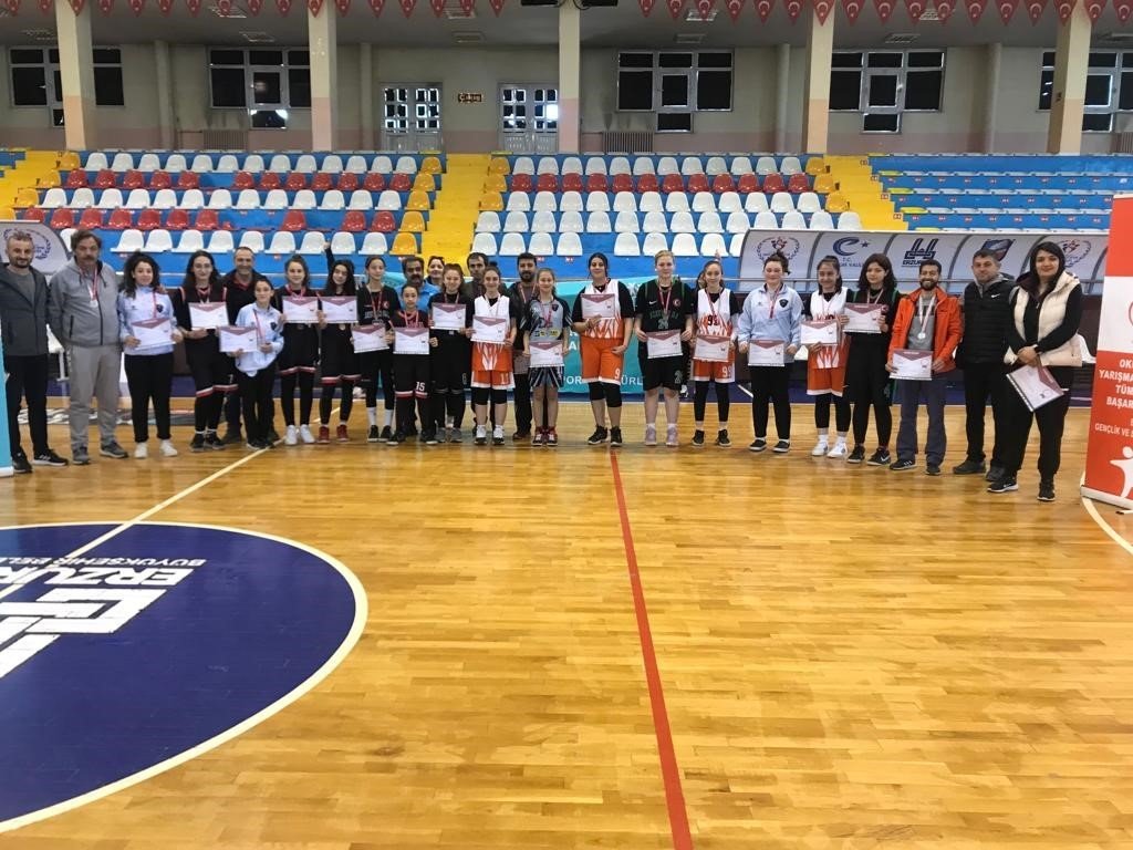 Yıldızlar basketbol bölge şampiyonası sona erdi