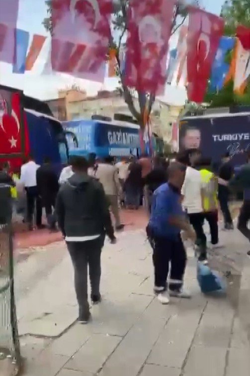 CHP’liler ile AK Parti’liler arasında kavga çıktı, CHP’li meclis üyesi silahına sarıldı