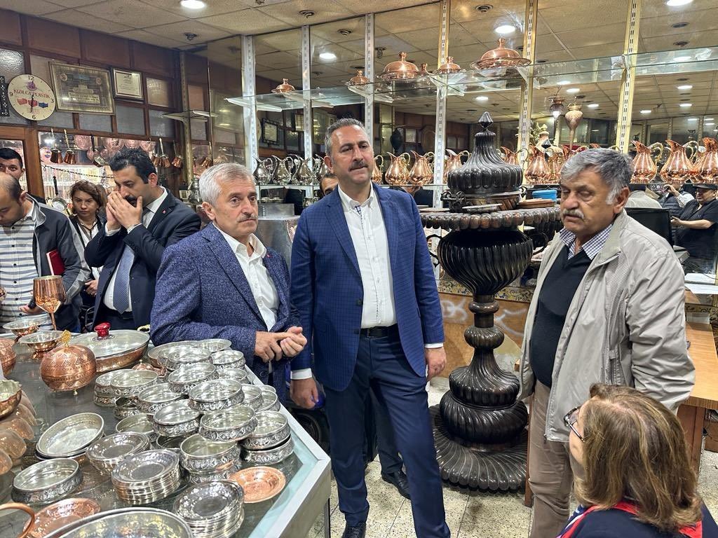 Başkan Tahmazoğlu vatandaşla iç içe