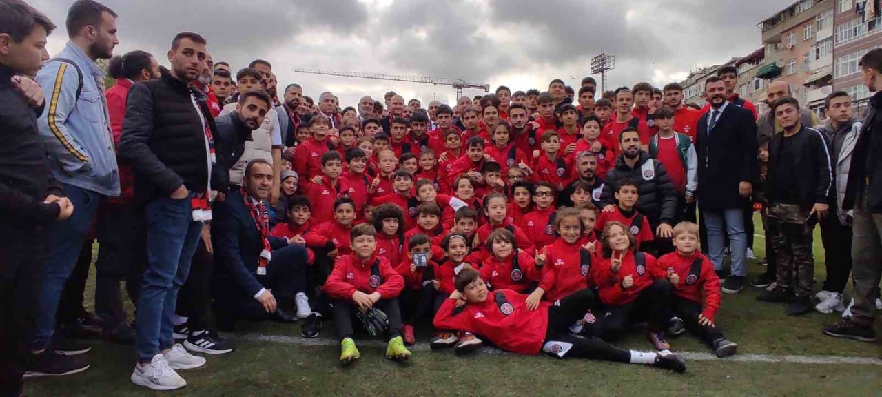 Bakan Kasapoğlu’ndan Karagümrük’e stat müjdesi