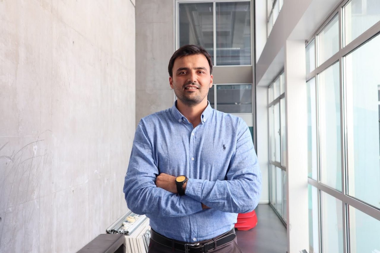 İzmir Ekonomili Cavit’e Fransa’dan madalya