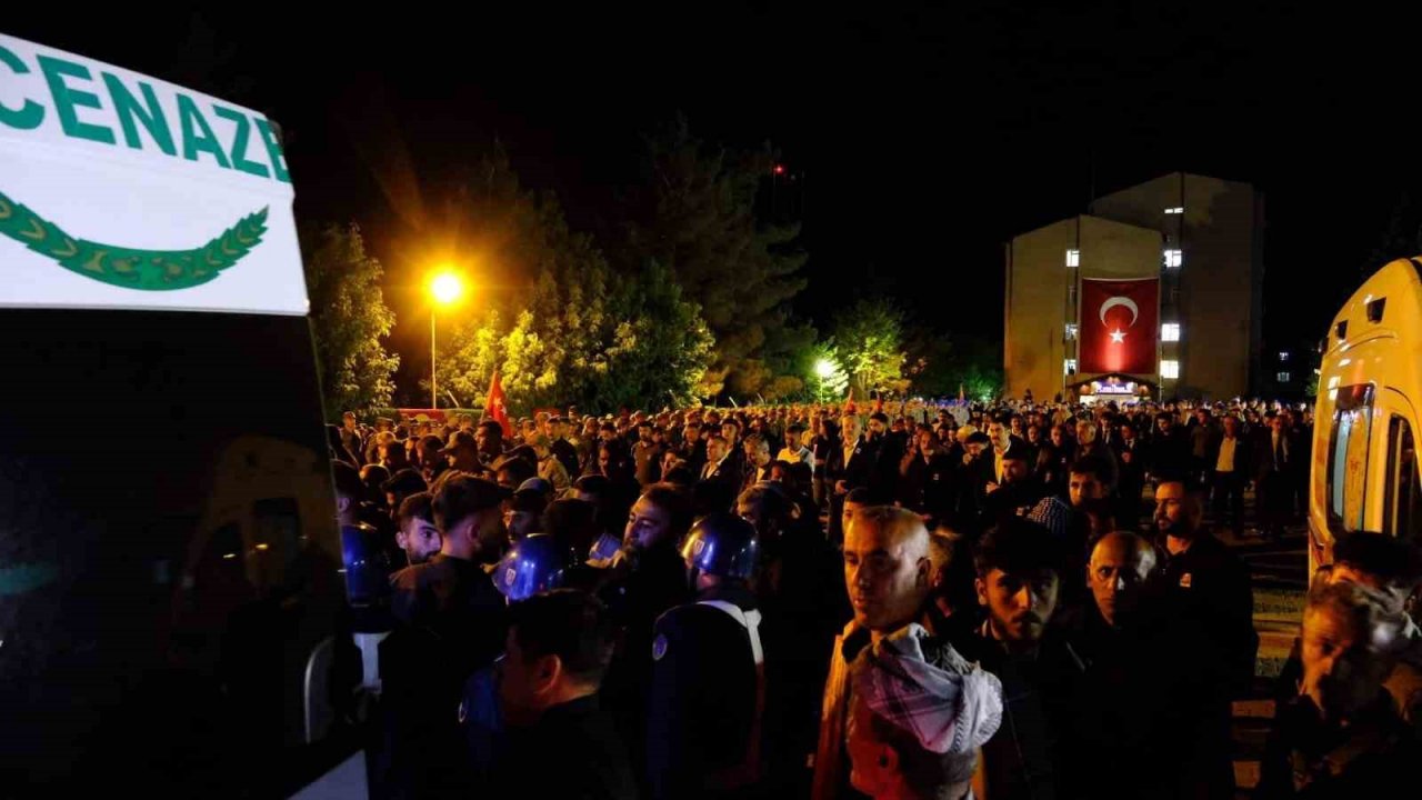 Kayalıklardan düşen güvenlik korucusu şehit oldu