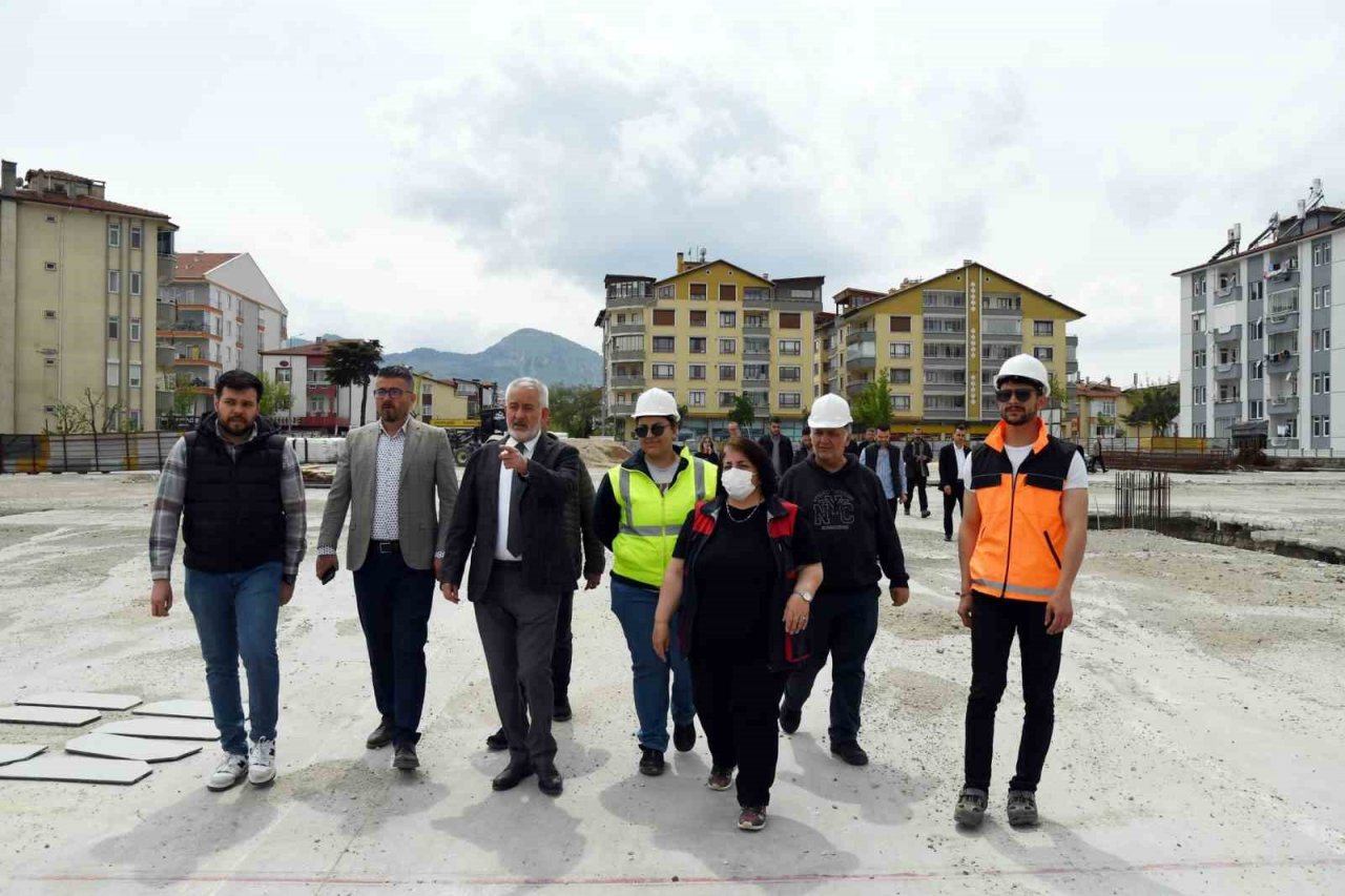 Davraz Kapalı Pazaryeri’nin Ağustos ayı sonunda tamamlanması hedefleniyor