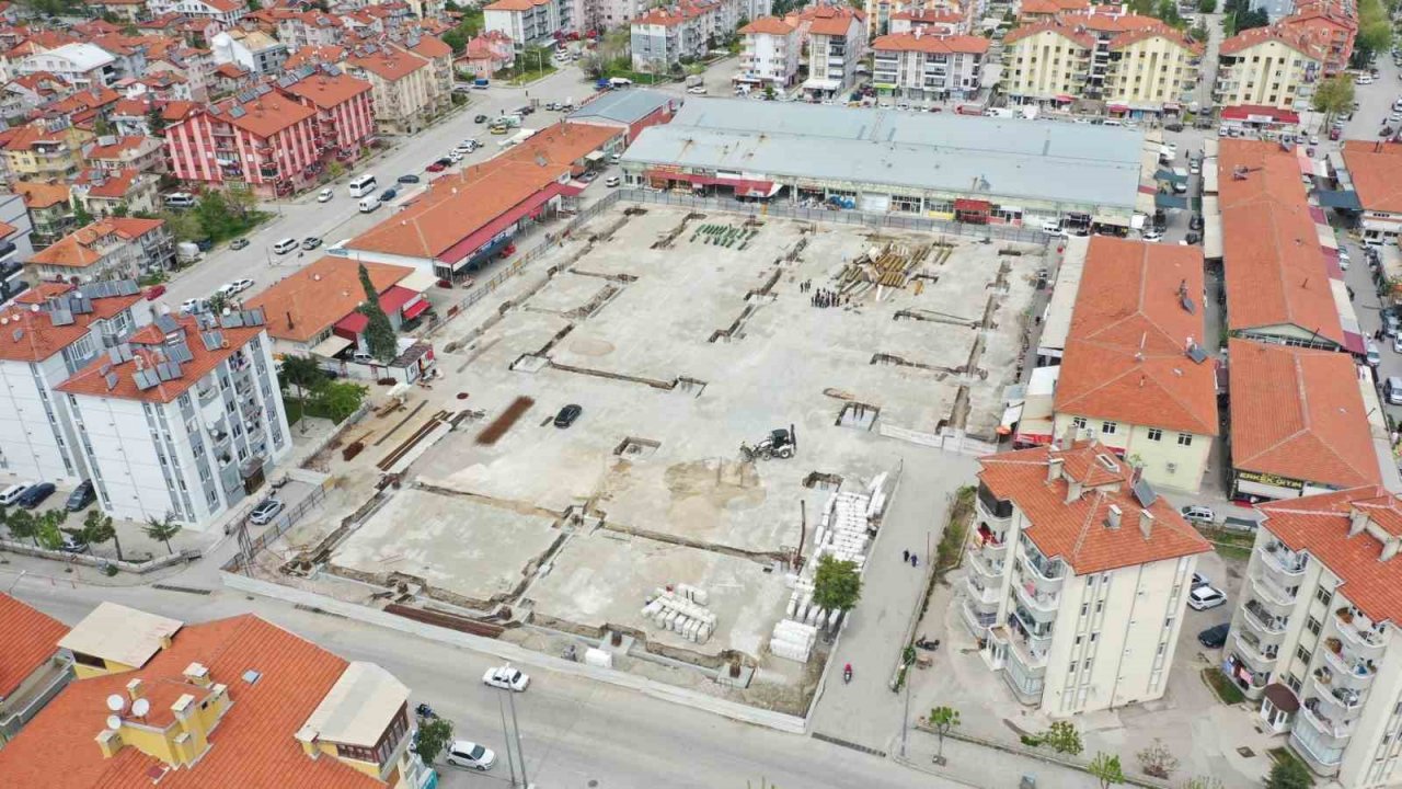 Davraz Kapalı Pazaryeri’nin Ağustos ayı sonunda tamamlanması hedefleniyor
