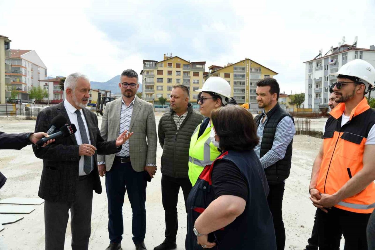 Davraz Kapalı Pazaryeri’nin Ağustos ayı sonunda tamamlanması hedefleniyor