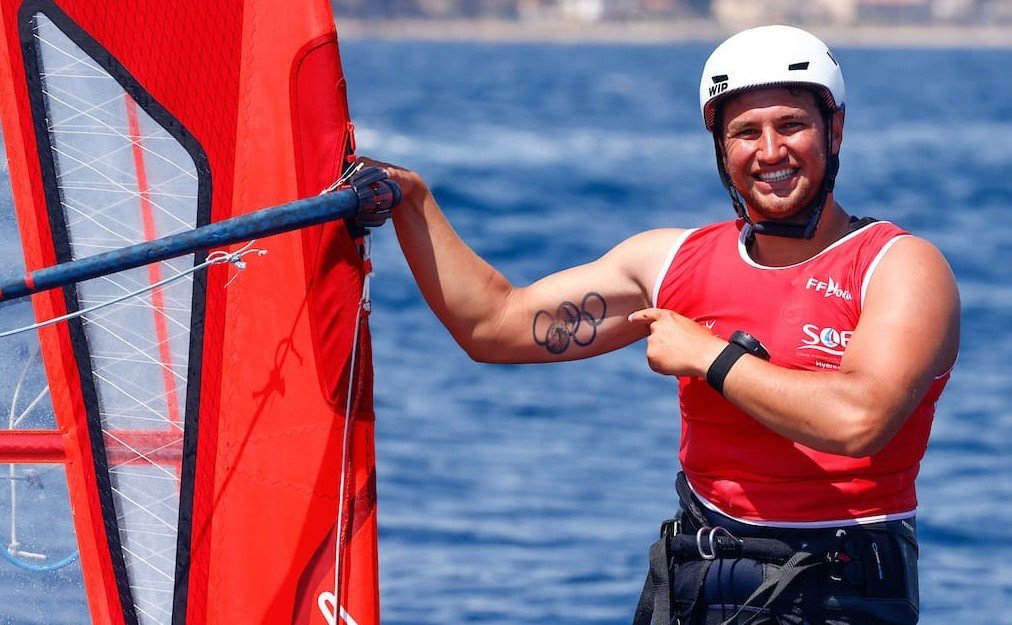 İzmir Ekonomili Cavit’e Fransa’dan madalya