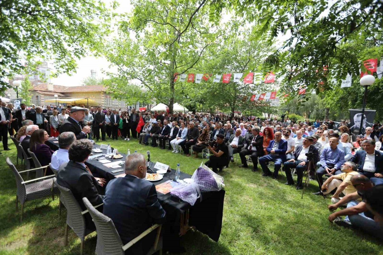 CHP, İzmir Selçuk’ta vatandaşlarla buluştu