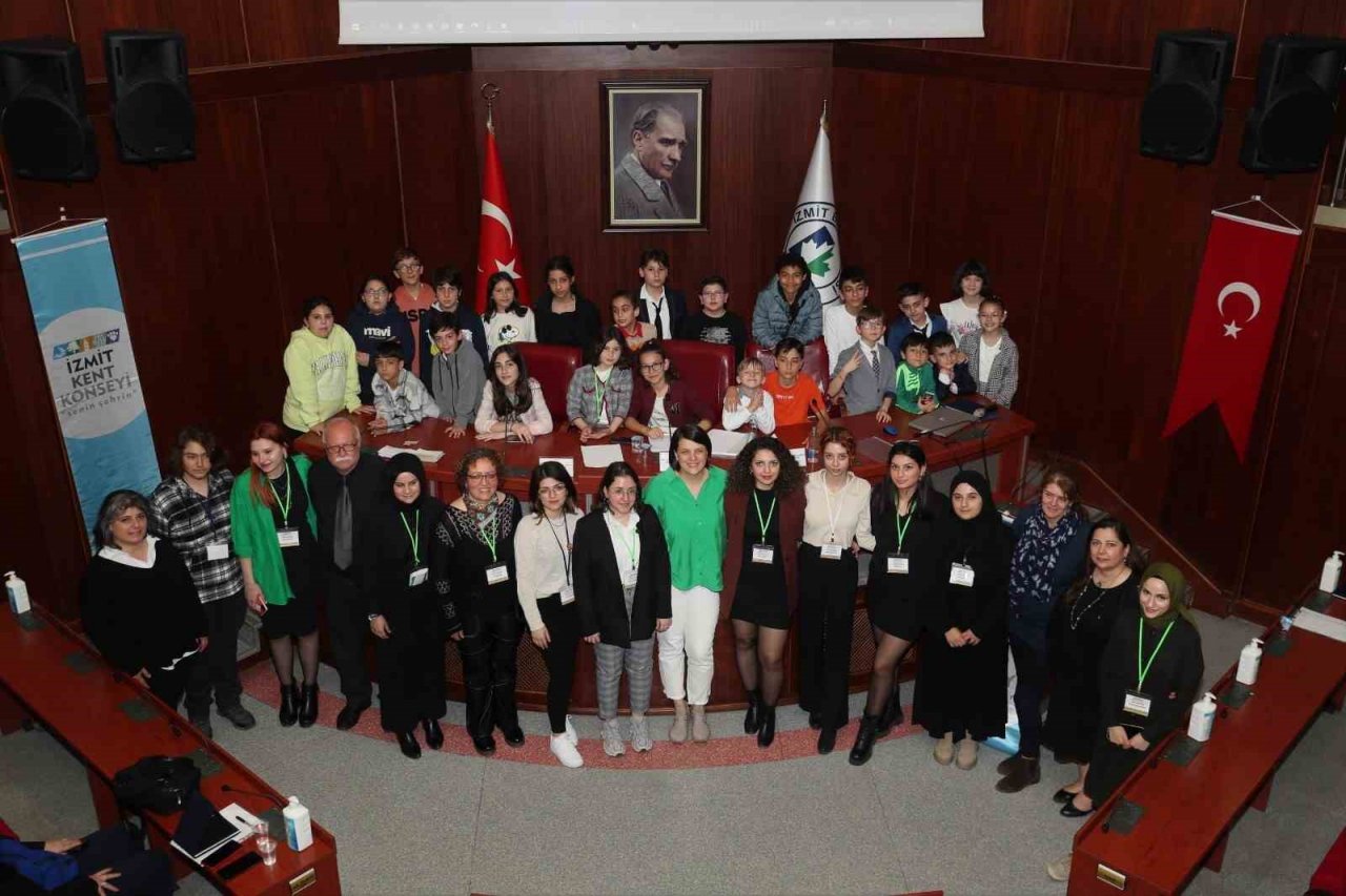 İzmit Çocuk Meclisi ilk genel kurulunu yaptı