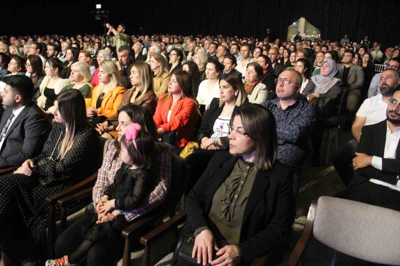 Depremde üyelerini kaybeden Antakya Medeniyetler Korosu’ndan Gaziantep’te konser