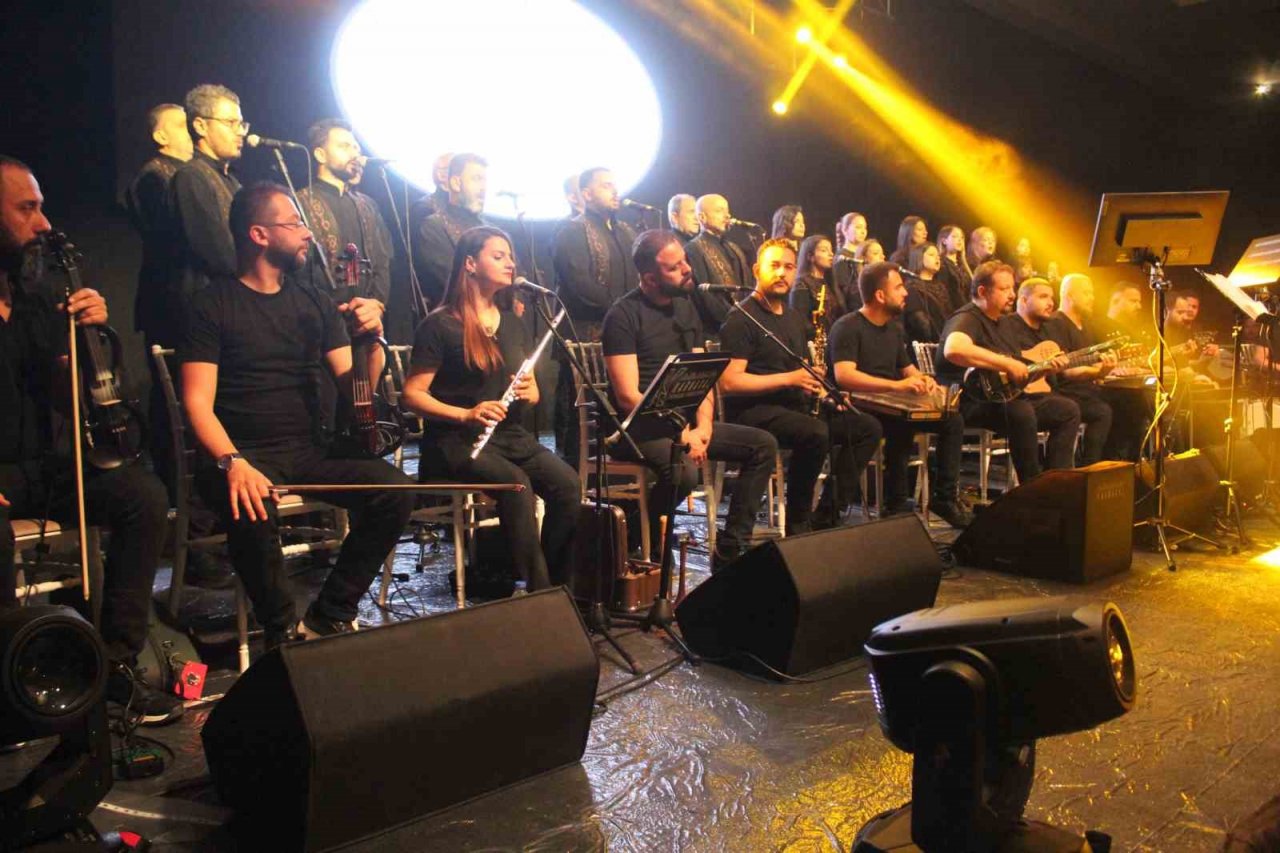 Depremde üyelerini kaybeden Antakya Medeniyetler Korosu’ndan Gaziantep’te konser