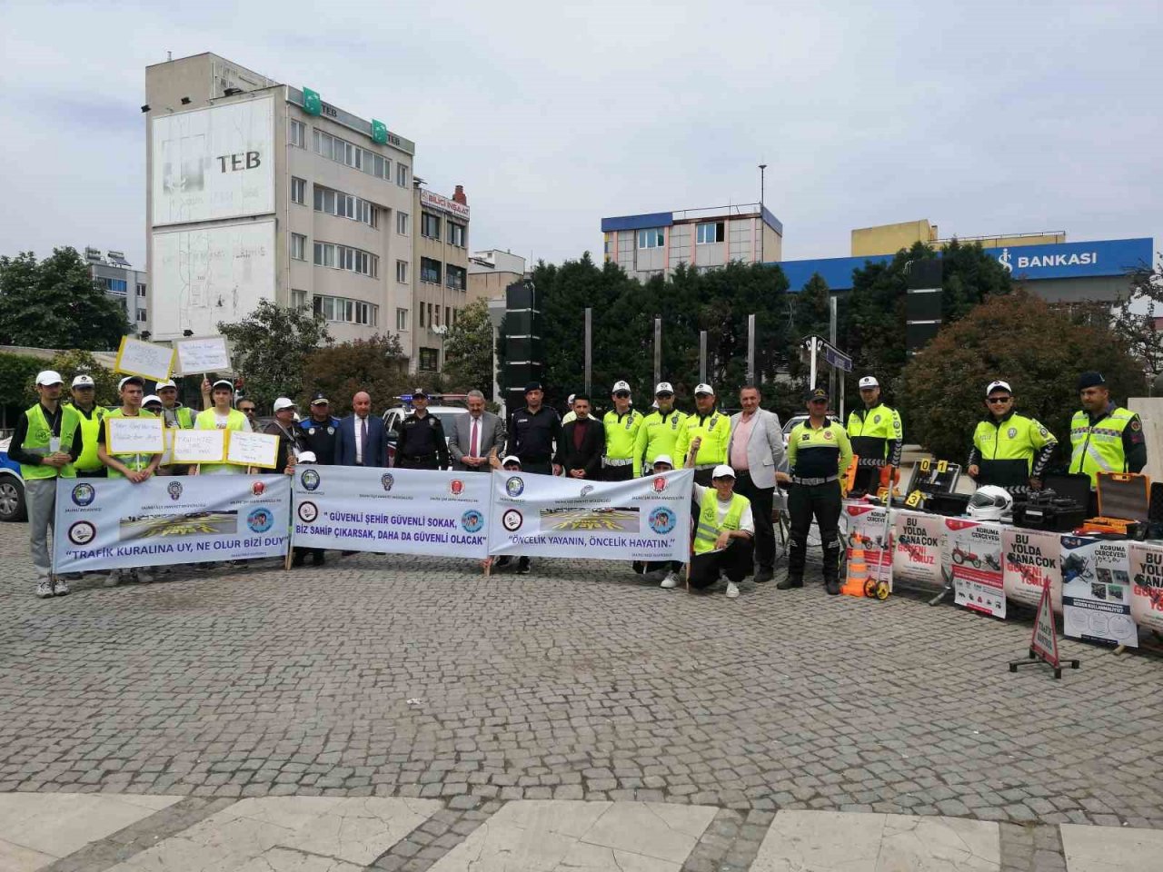 Salihli’de emniyet kemerinin önemi uygulamalı gösterildi