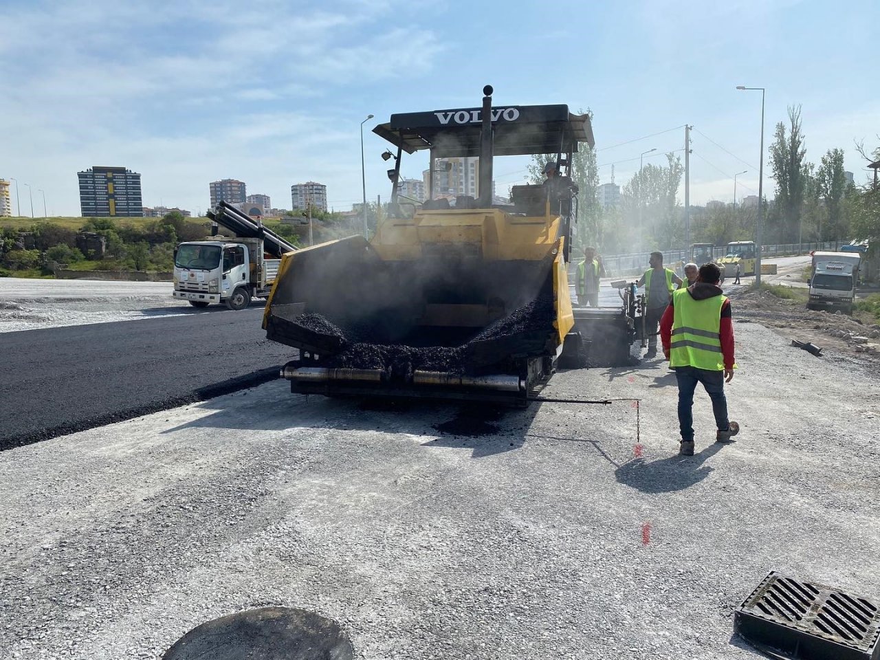 Başkan Büyükkılıç, 20 milyon TL’lik yol yapım çalışmalarını yerinde inceledi