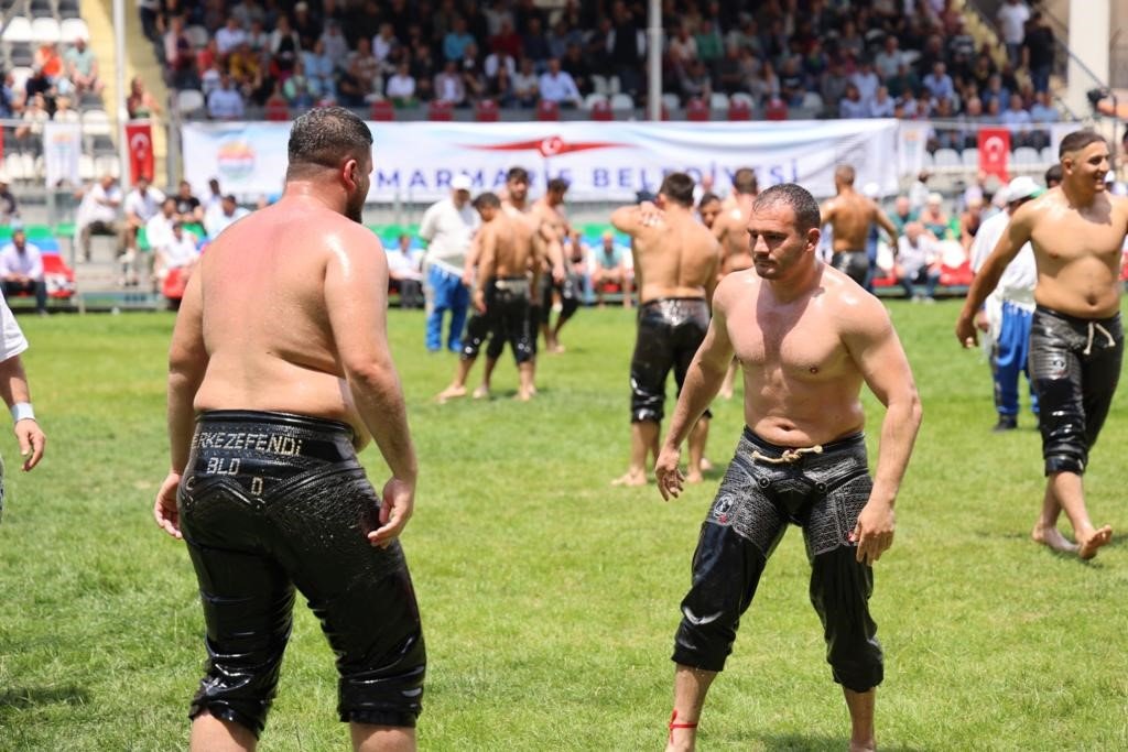 Marmaris yağlı güreşlerinin baş pehlivanı Ali Gürbüz oldu