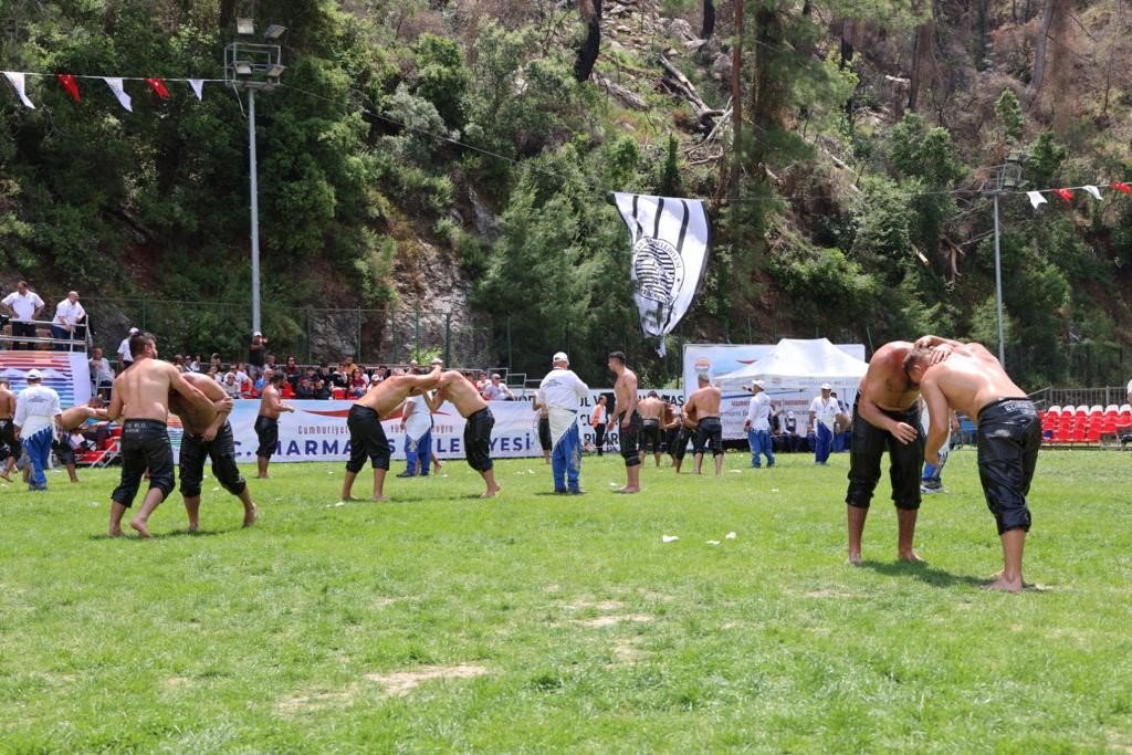 Marmaris yağlı güreşlerinin baş pehlivanı Ali Gürbüz oldu