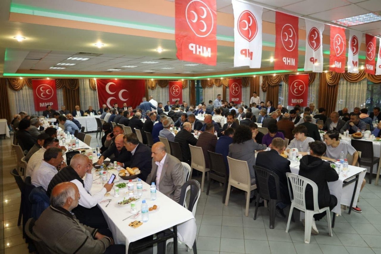 Ersoy’dan muhtarlara yemek