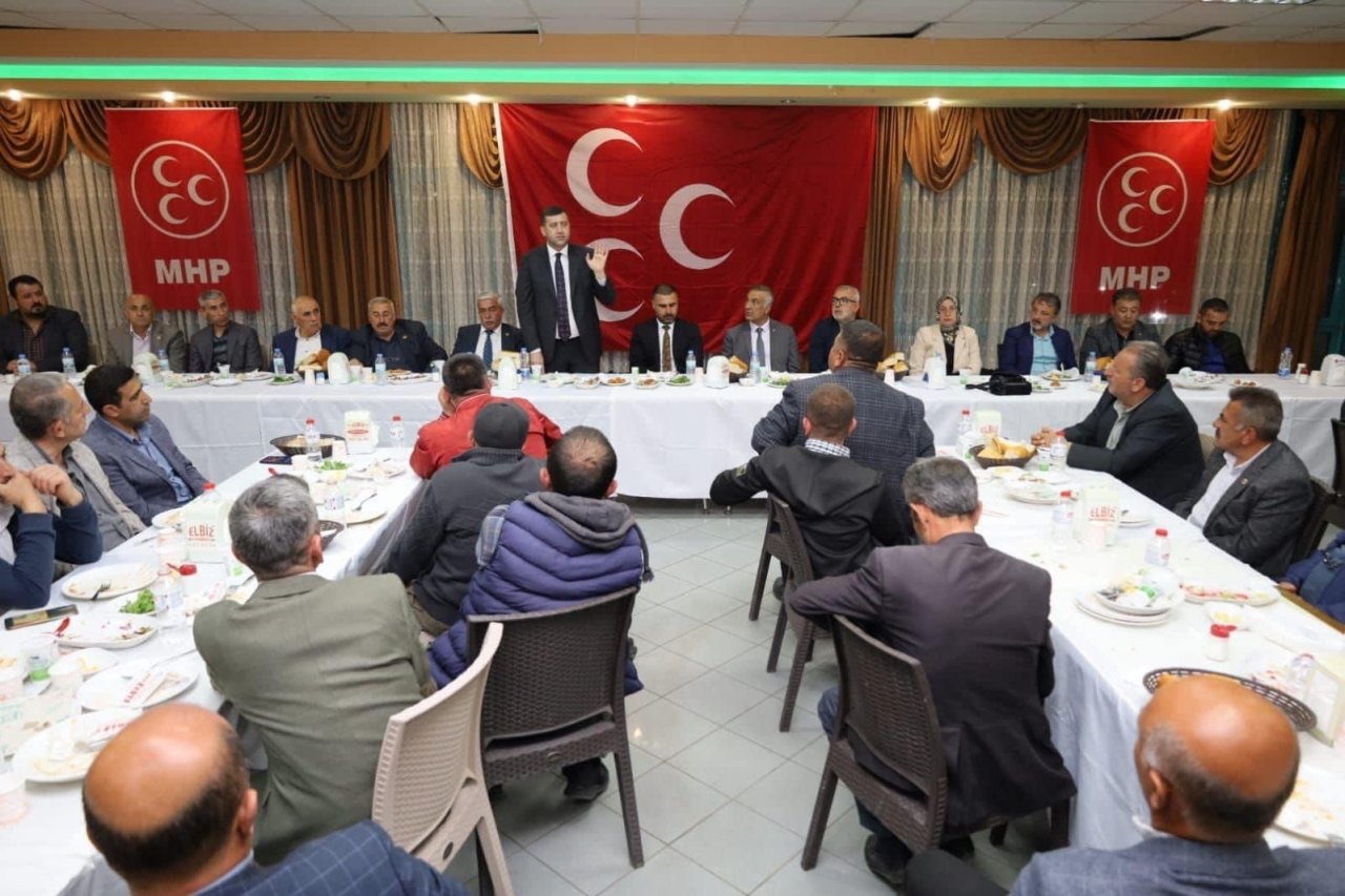 Ersoy’dan muhtarlara yemek