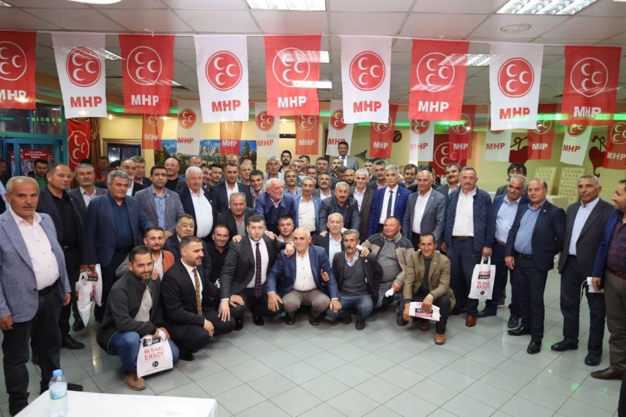 Ersoy’dan muhtarlara yemek