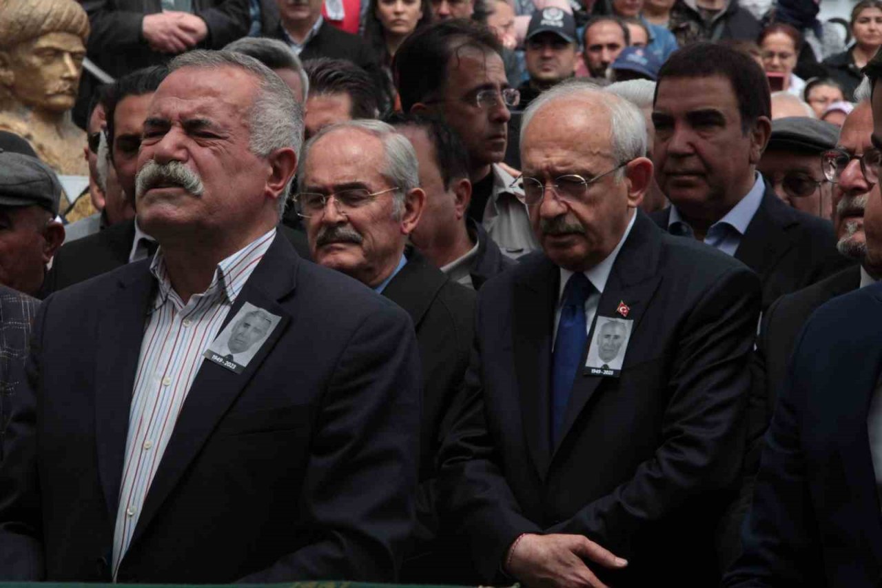 Kemal Kılıçdaroğlu kayınbiraderinin cenaze törenine katıldı