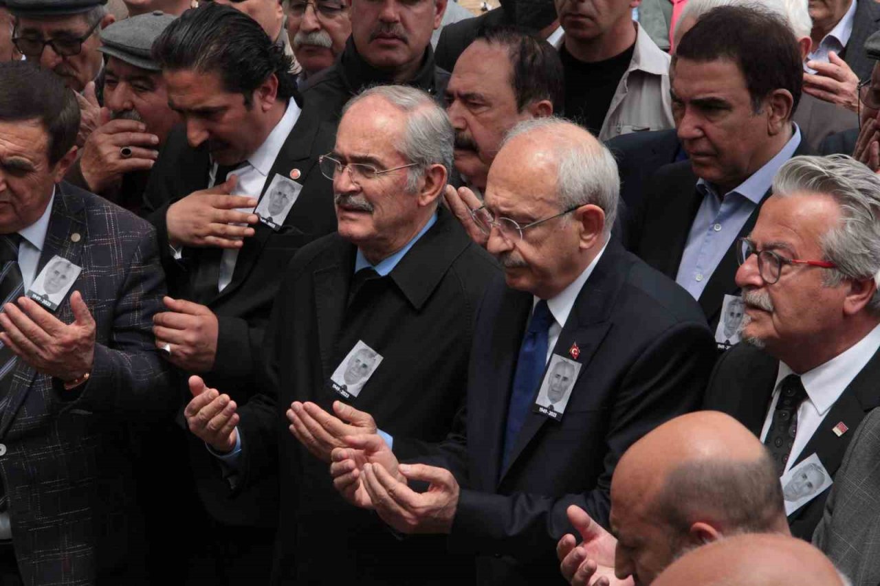 Kemal Kılıçdaroğlu kayınbiraderinin cenaze törenine katıldı