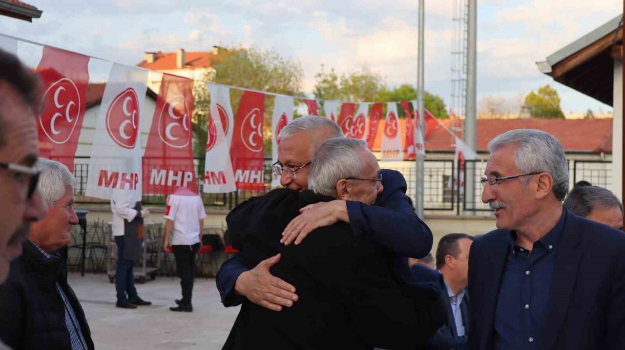 Ayhan Kınden “Vatandaşımız sandıktan 3 hilal çıkaracak”
