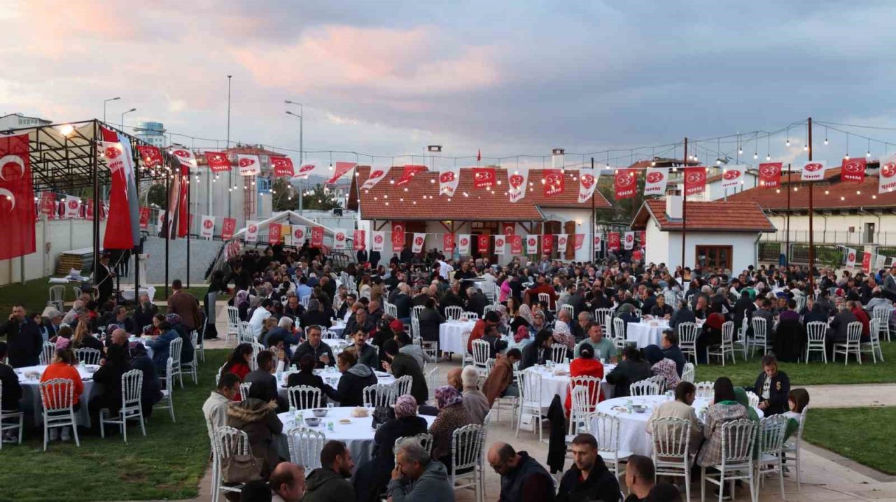 Ayhan Kınden “Vatandaşımız sandıktan 3 hilal çıkaracak”
