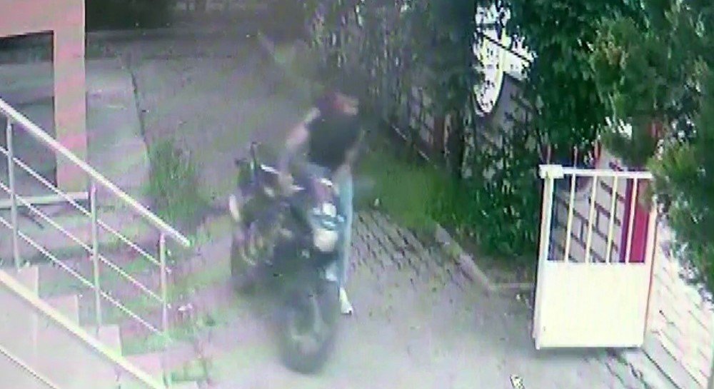Motosikleti çaldı, rahatlığı pes dedirtti