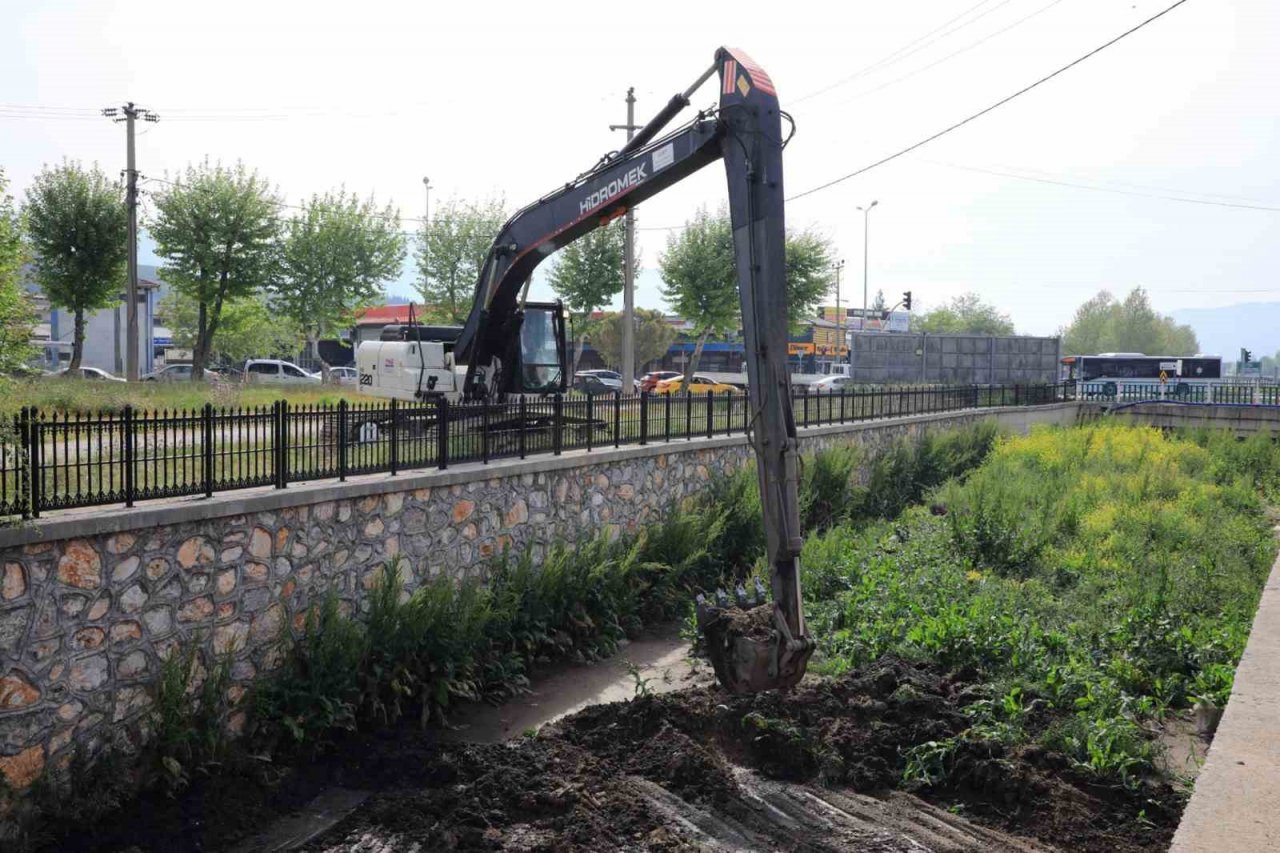 823 bin metre dere temizliği yapıldı