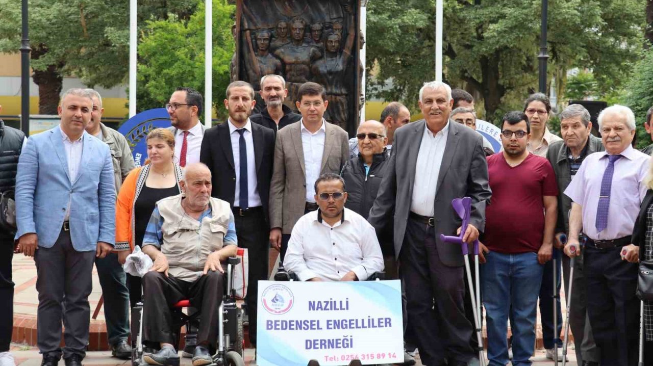 Başkan Özcan engellileri yalnız bırakmadı